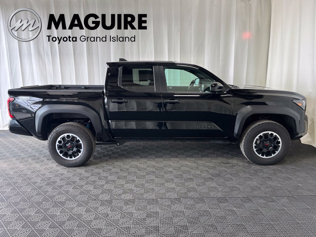 Used 2024 Toyota Tacoma TRD Off-Road AWD/4WD image 30