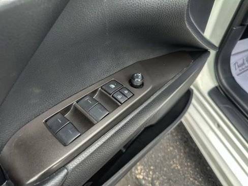 Used 2023 Toyota Camry SE FWD image 15