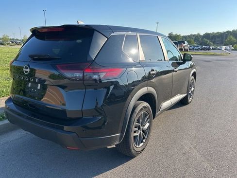 Used 2024 Nissan Rogue S FWD image 3