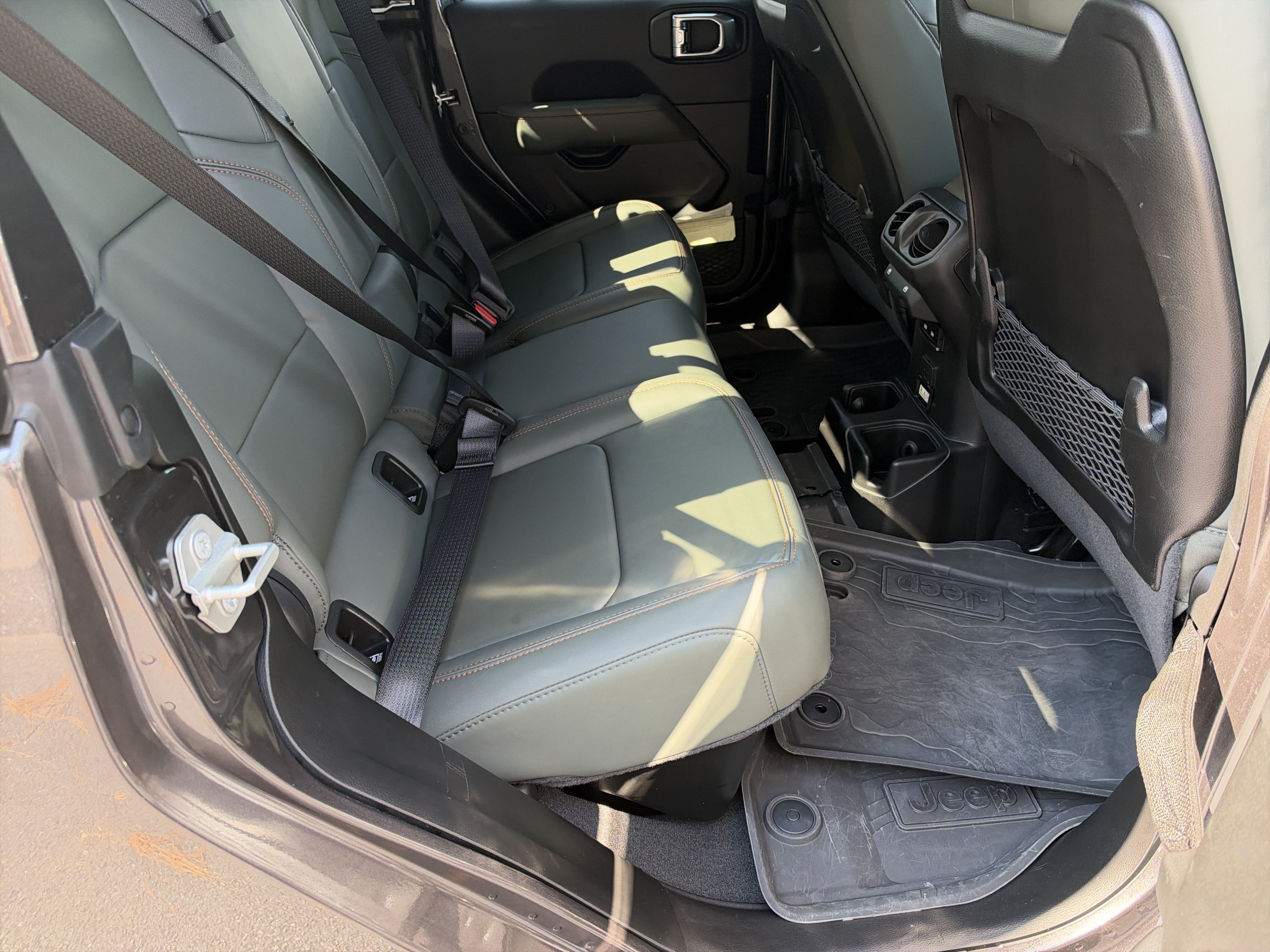 Used 2024 Jeep Gladiator Mojave AWD/4WD image 18