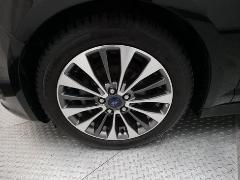 Used 2017 Ford C-MAX Titanium w/ Equipment Group 301A image 31