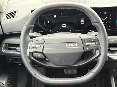 Used 2025 Kia K4 EX FWD image 37