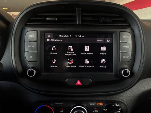 Used 2025 Kia Soul LX w/ LX Technology Package FWD image 27