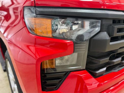 Used 2022 Chevrolet Silverado 1500 Custom image 11