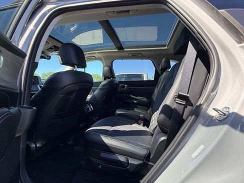 Used 2023 Kia Sorento SX Prestige image 14
