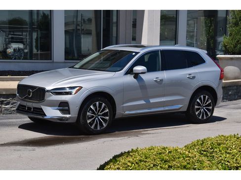 Used 2023 Volvo XC60 B5 Plus w/ Climate Package AWD/4WD image 8