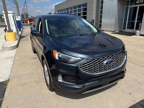 Used 2024 Ford Edge SEL w/ Convenience Package AWD/4WD image 3