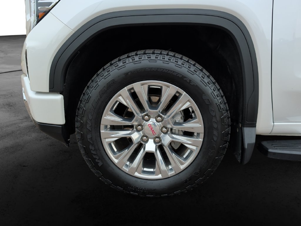 Used 2023 GMC Sierra 1500 Denali w/ Technology Package AWD/4WD image 9