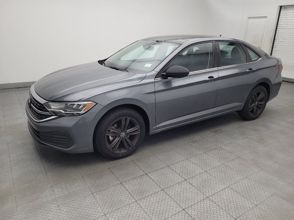 Used 2023 Volkswagen Jetta SE FWD image 2