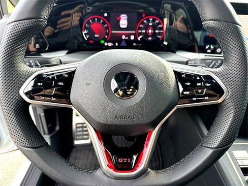 Certified 2022 Volkswagen GTI SE image 14