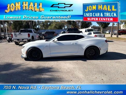 Used 2022 Chevrolet Camaro LT w/ Technology Package image 4