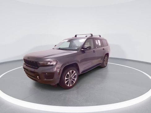 Used 2022 Jeep Grand Cherokee L Overland w/ Luxury Tech Group IV AWD/4WD image 5