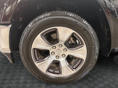 Used 2022 RAM 1500 Laramie AWD/4WD image 15