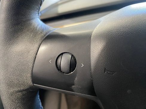 Used 2021 Tesla Model Y Long Range image 18