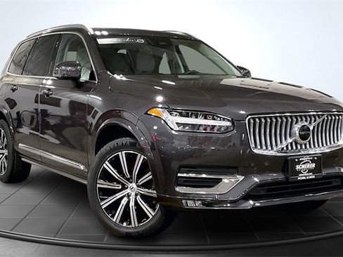 Used 2024 Volvo XC90 B5 Core w/ Climate Package image 13