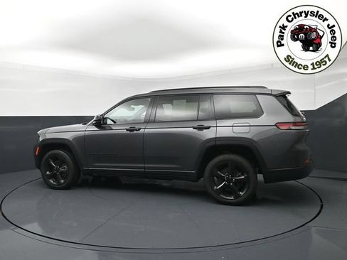 Used 2024 Jeep Grand Cherokee L Limited w/ Black Appearance Package AWD/4WD image 3