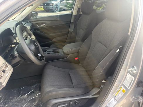 Used 2025 Honda Accord SE image 10