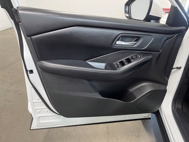 Used 2024 Nissan Rogue SV AWD/4WD image 25