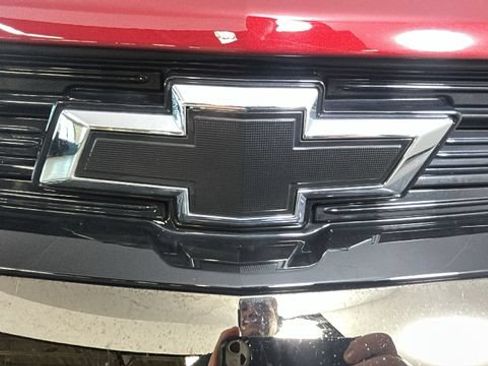 Used 2023 Chevrolet TrailBlazer RS w/ Sun and Liftgate Package FWD image 8