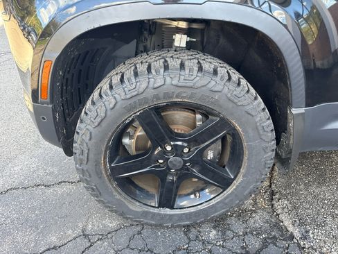 Used 2020 Land Rover Defender 110 HSE image 3