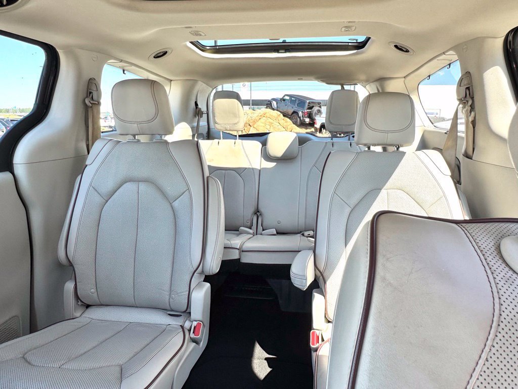 Used 2020 Chrysler Pacifica Limited FWD image 42