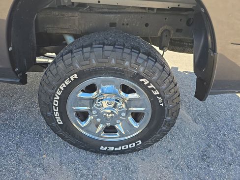 Used 2021 RAM 2500 Tradesman w/ Chrome Appearance Group image 35