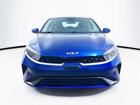 Used 2023 Kia Forte LXS image 2