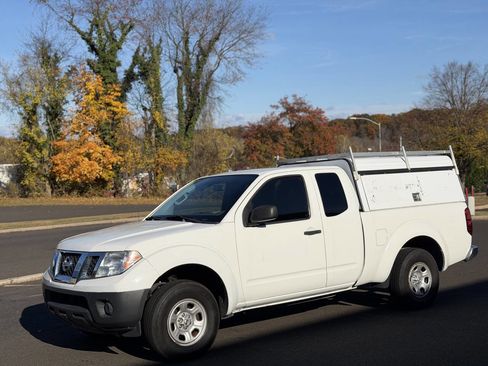 Used 2016 Nissan Frontier S image 1