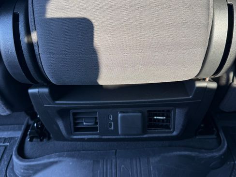 Used 2024 GMC Sierra 1500 Elevation image 12