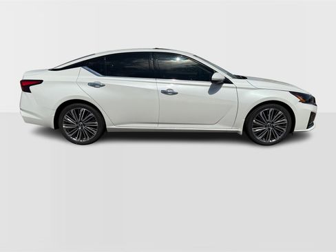 New 2025 Nissan Altima 2.5 SL image 7