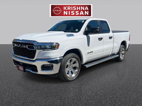 Used 2025 RAM 1500 Big Horn AWD/4WD image 2