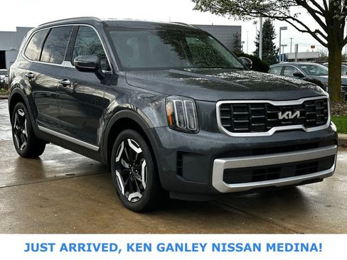Used 2024 Kia Telluride S image 1