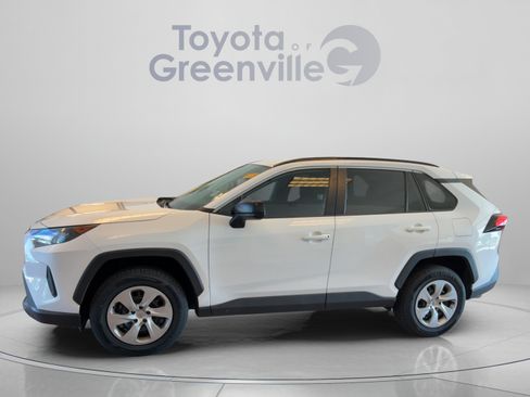 Used 2020 Toyota RAV4 LE AWD/4WD image 2