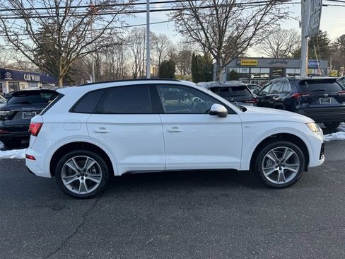 Used 2025 Audi Q5 2.0T Premium w/ Convenience Plus Package image 4