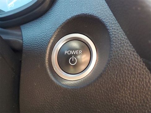 Certified 2023 Toyota Corolla Cross SE image 12