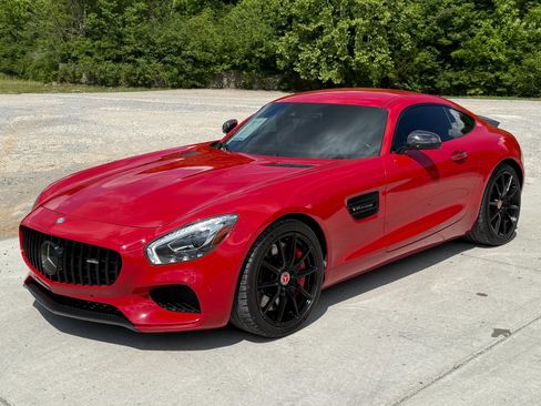 Used 2016 Mercedes-Benz AMG GT S image 2