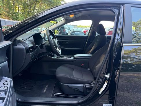 Used 2025 Nissan Sentra SV FWD image 24