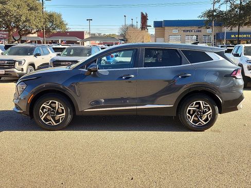 Used 2024 Kia Sportage LX image 2