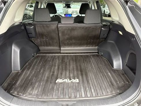 Used 2023 Toyota RAV4 LE AWD/4WD image 11