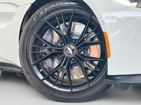 Used 2021 Aston Martin V8 Vantage Coupe image 7