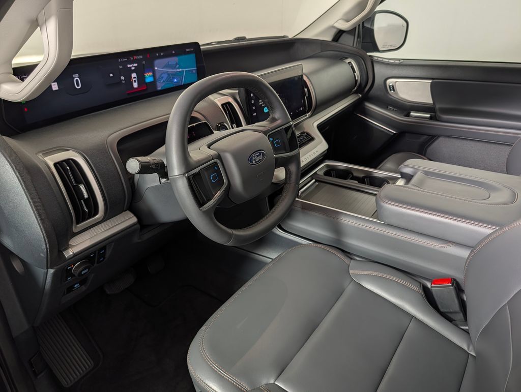 Certified 2025 Ford Expedition Active AWD/4WD image 24
