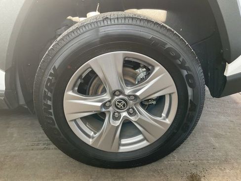 Used 2025 Toyota RAV4 XLE image 7