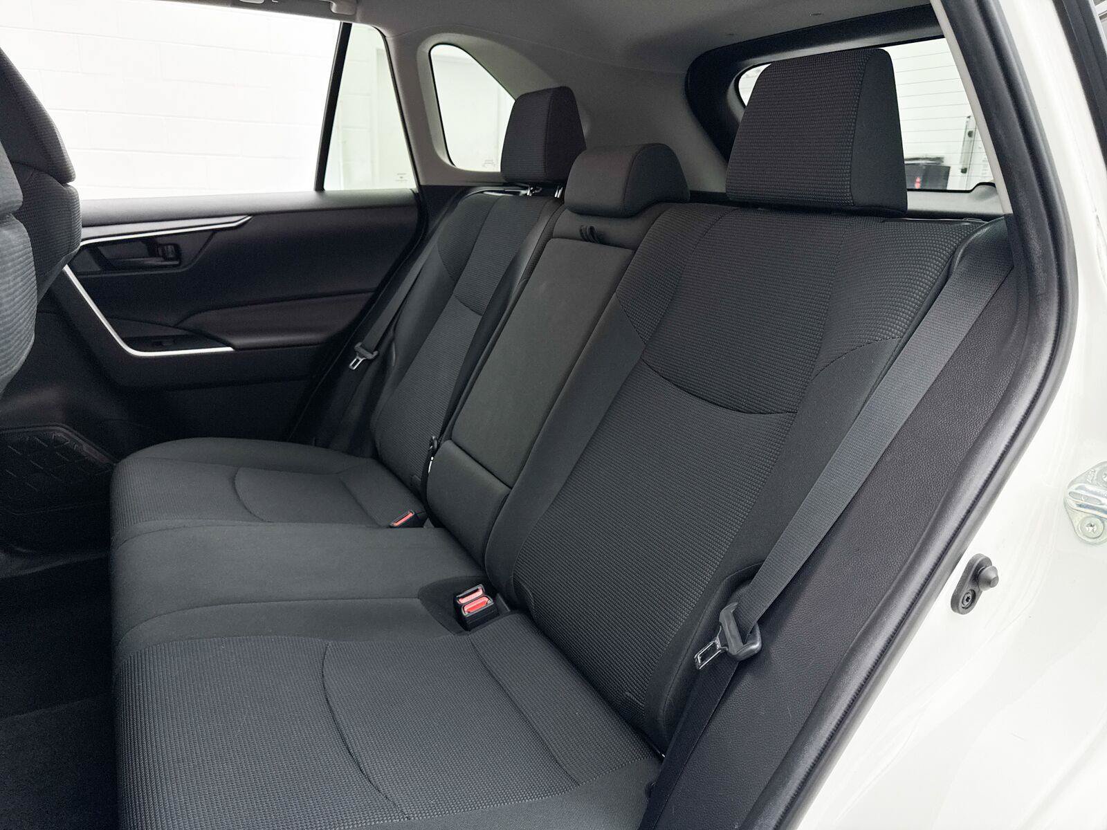 Used 2021 Toyota RAV4 LE w/ Carpet Mat Package (TMS) FWD image 29