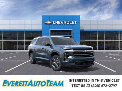 New 2025 Chevrolet Traverse LT w/ Driver Confidence Package