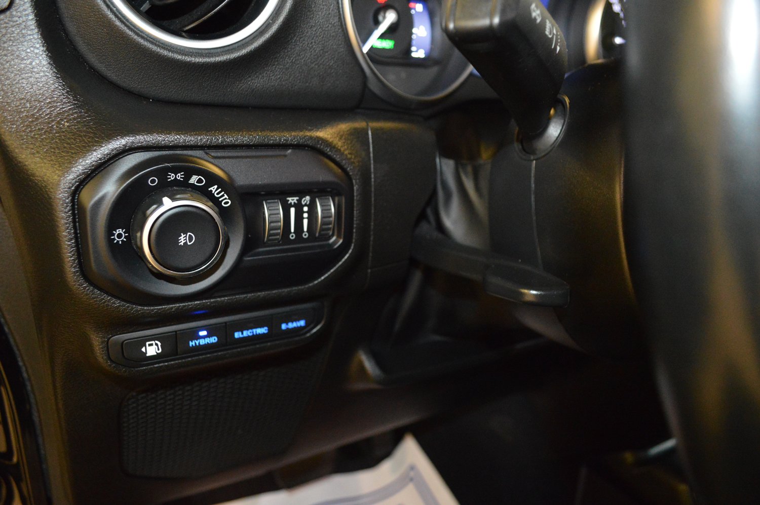 Used 2022 Jeep Wrangler Unlimited Sahara w/ Cold Weather Group AWD/4WD image 16