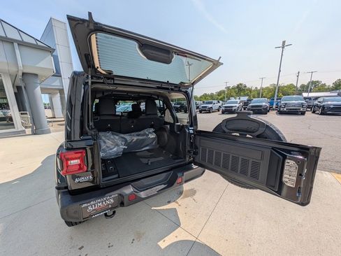 New 2025 Jeep Wrangler Sahara image 11