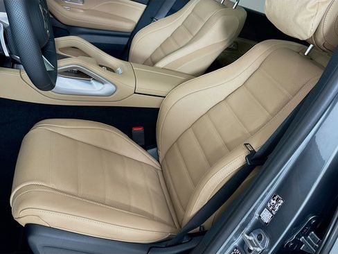 New 2026 Mercedes-Benz GLS 450 4MATIC image 21