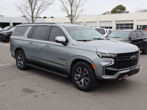 Used 2023 Chevrolet Suburban Z71 w/ Z71 Off-Road Package image 2