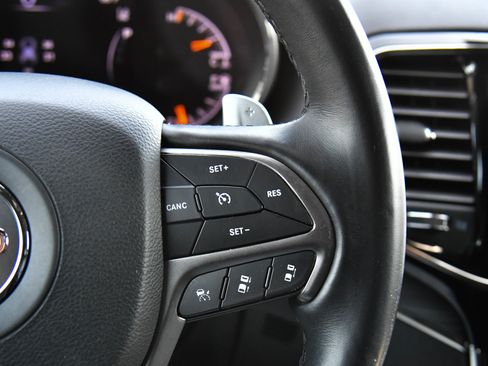 Used 2020 Jeep Grand Cherokee Limited X image 34