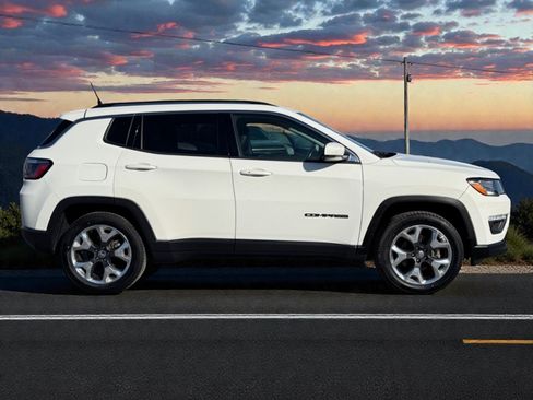 Used 2019 Jeep Compass Limited FWD image 8